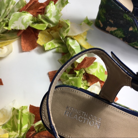 Kenneth Cole Reaction Real Deal Platform Heel - Picture 4 of 8